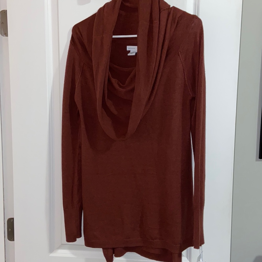 Shrinking violet burnt orange sweater, size M